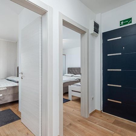 Massa Apartment 200 M To The See Πόρετς Εξωτερικό φωτογραφία